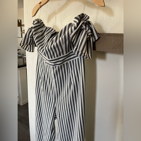 Privy| Nautical Pinstriped Strapless Jumpsuit in Cropped Wide Leg•••Size Large - Picture 8 of 15